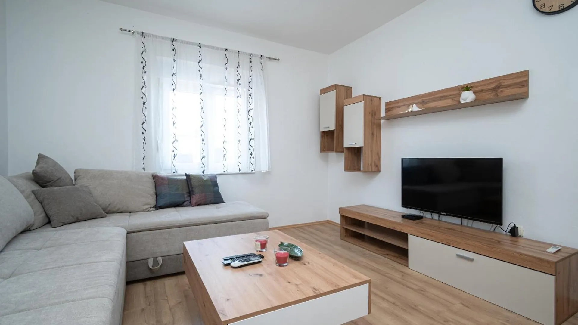Family Friendly Apartments With A Swimming Pool Zadar - 22530 0*,  קרואטיה