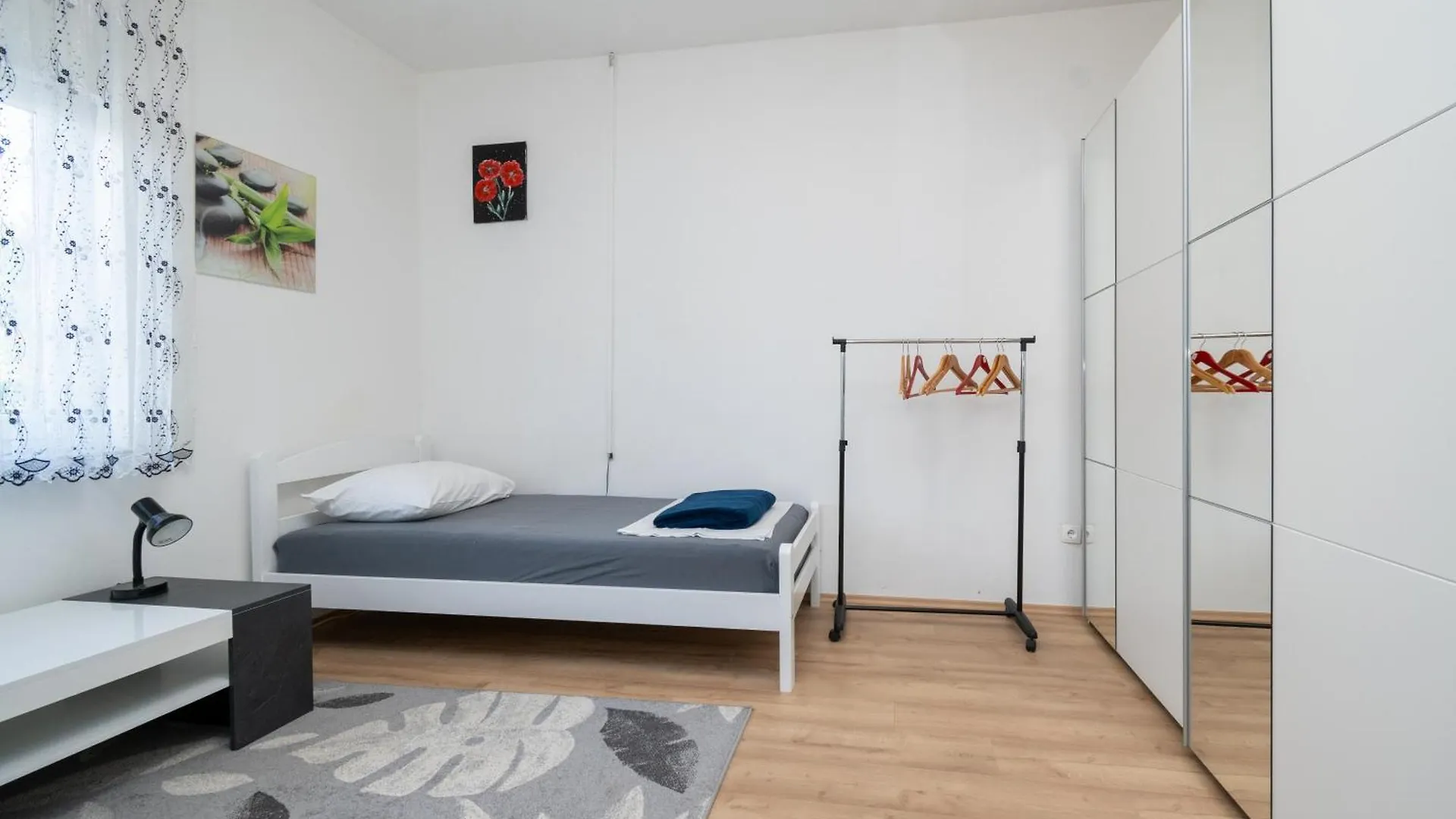 Family Friendly Apartments With A Swimming Pool Zadar - 22530