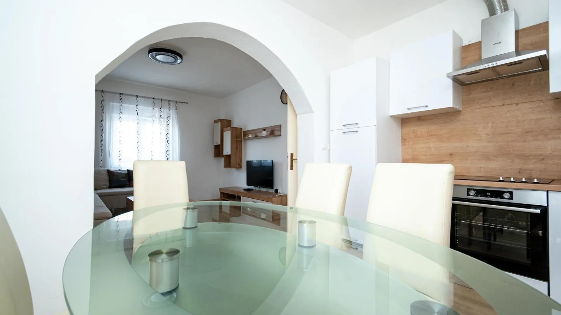 Family Friendly Apartments With A Swimming Pool Zadar - 22530