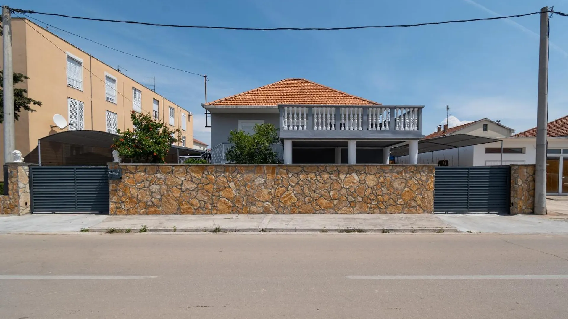 Family Friendly Apartments With A Swimming Pool Zadar - 22530