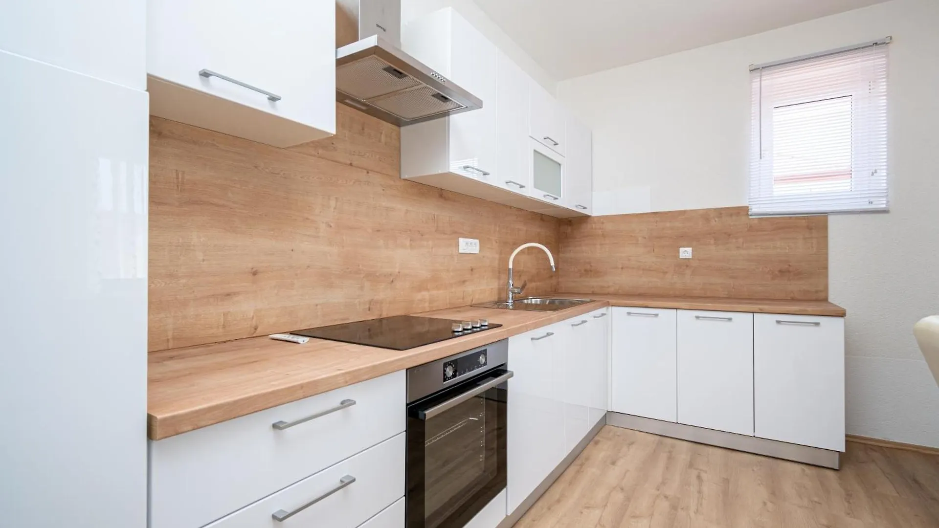 Family Friendly Apartments With A Swimming Pool Zadar - 22530