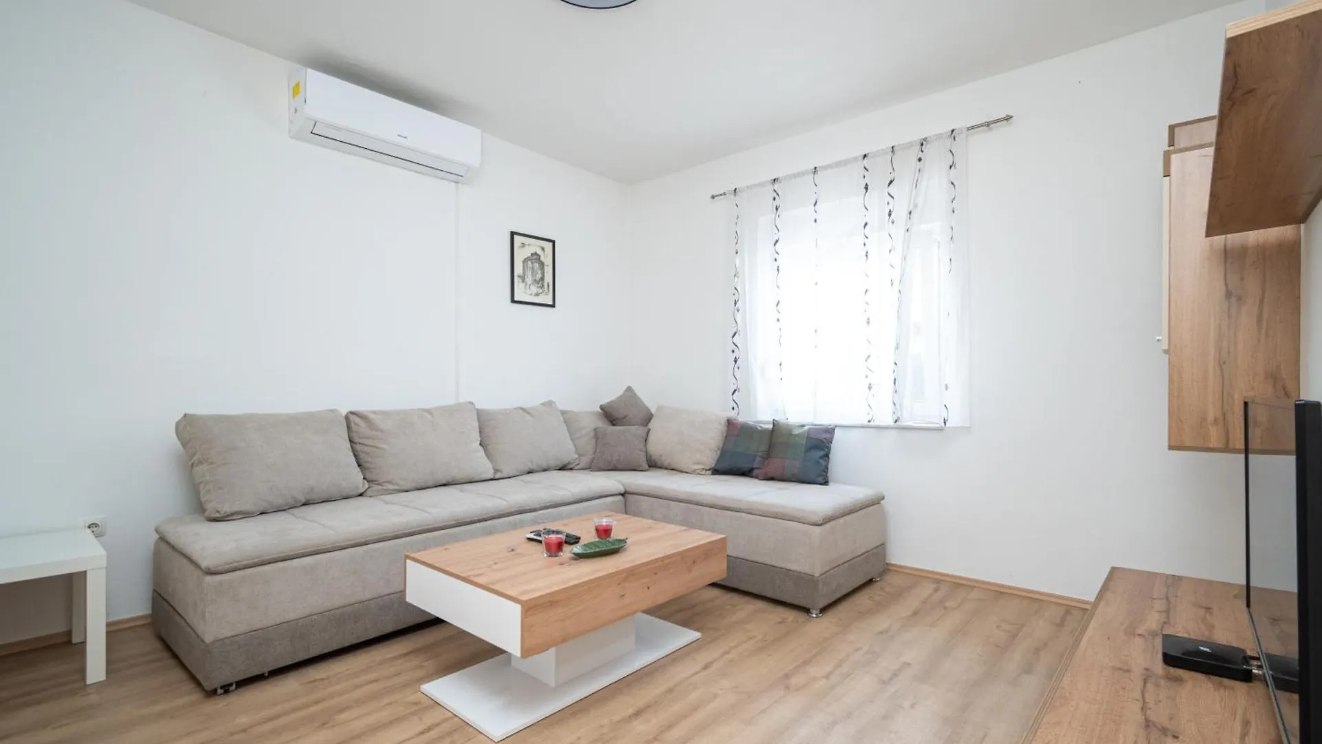 Family Friendly Apartments With A Swimming Pool Zadar - 22530 Croatia