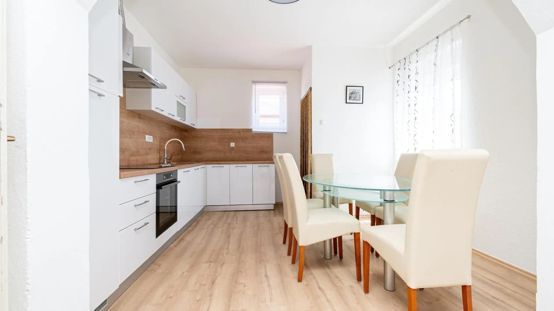 Family Friendly Apartments With A Swimming Pool Zadar - 22530